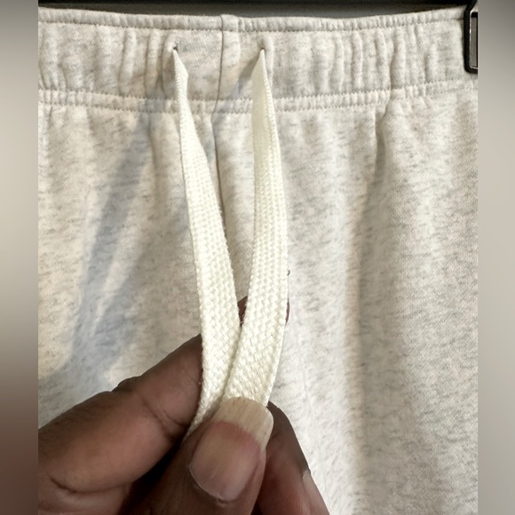 Nike Jogger Beige marble color with pockets and band at ankle - Picture 3 of 5